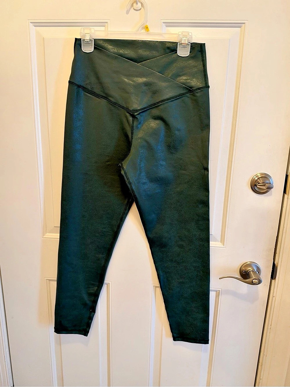 OFFLINE by Aerie Hugger Crackle Crossover Legging green